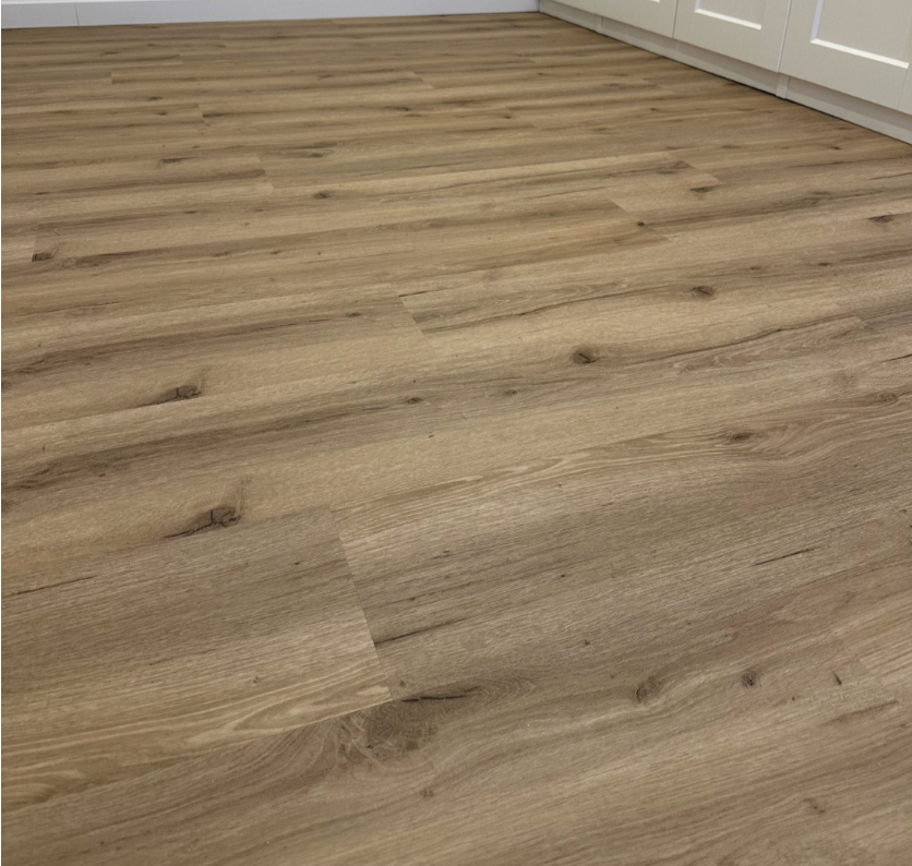 SPC Klick-Vinylboden Eiche Natur – 4,5 mm | Wasserabweisend & Pflegeleicht | 1220 × 228 mm