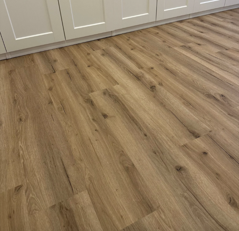 SPC Klick-Vinylboden Eiche Natur – 4,5 mm | Wasserabweisend & Pflegeleicht | 1220 × 228 mm
