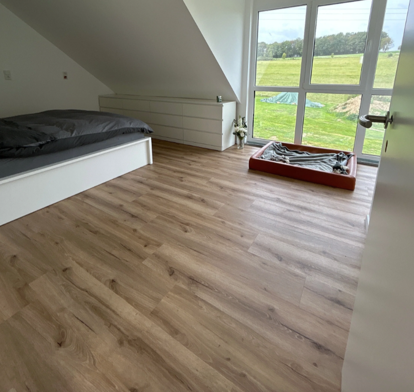 SPC Klick-Vinylboden Eiche Natur – 4,5 mm | Wasserabweisend & Pflegeleicht | 1220 × 228 mm